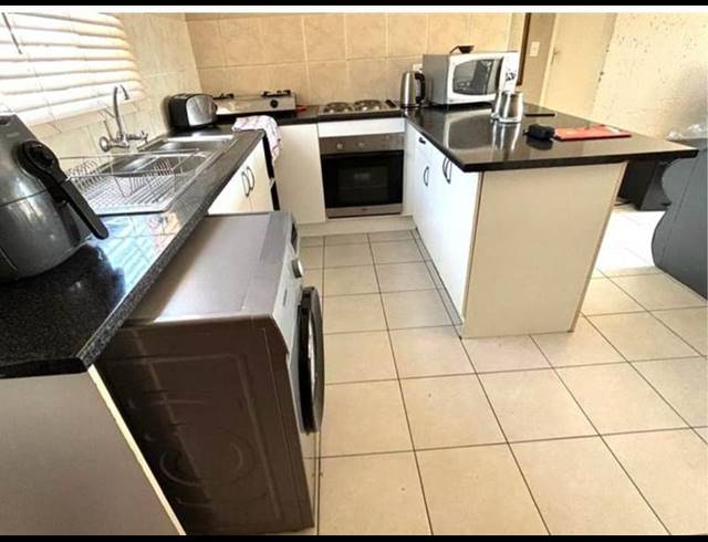 2 BEDROOM APARTMENT FOR SALE IN ARUNDO ESTATE